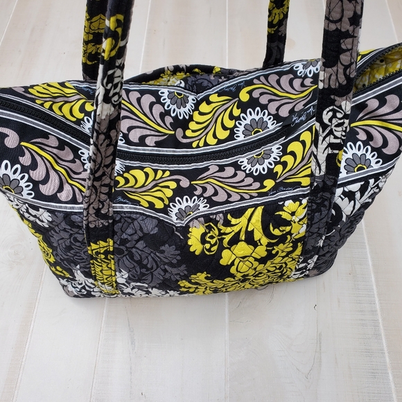 VERA BRADLEY retired pattern overnight/travel bag set - Picture 4 of 8